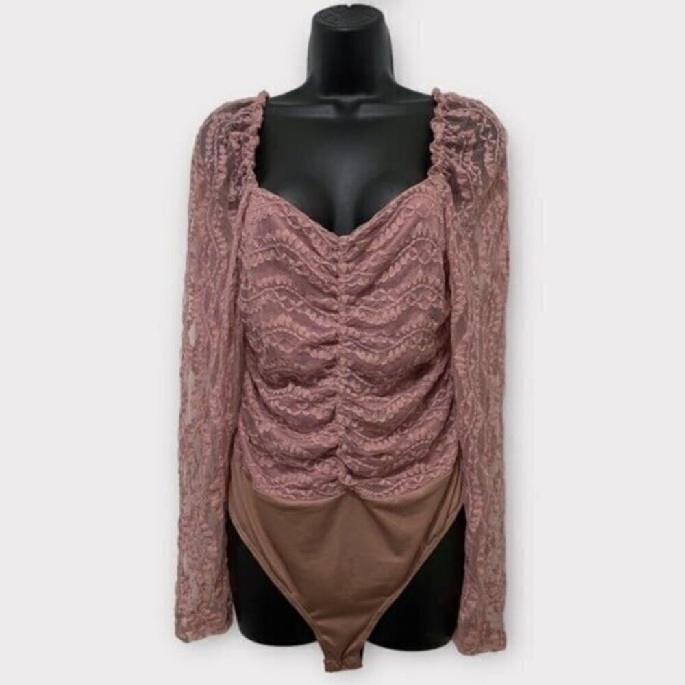 Lulus Sweetest Looks Mauve Lace Ruched Long Sleeve Bodysuit Size Medium